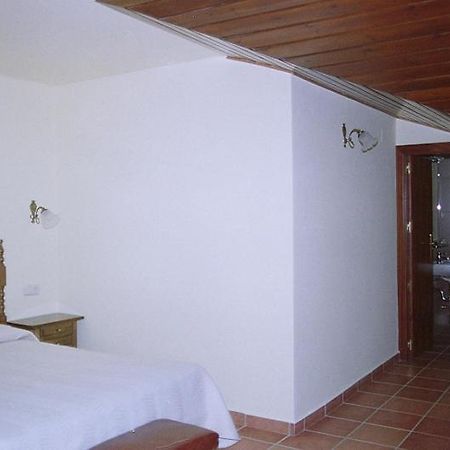 Hostal Fondevila โบอี ภายนอก รูปภาพ